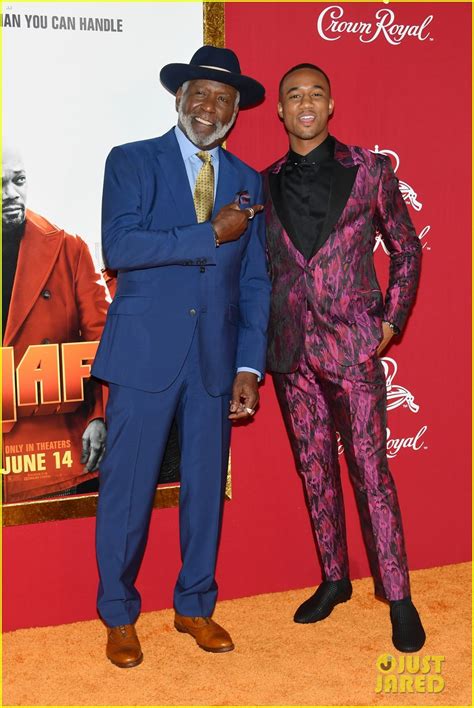 Samuel L. Jackson Brings 3 Generations of 'Shaft' to NYC Premiere ...