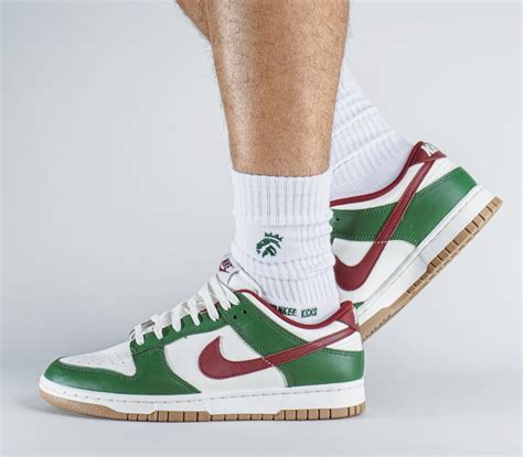 Nike Dunk Low Gorge Green Team Red Fb7160 161 Release Date Sbd