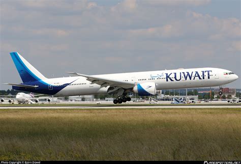 K Aoe Kuwait Airways Boeing Er Photo By Bj Rn D Wel Id