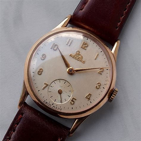 RECORD 9K Solid Gold Gents Vintage Watch 1955 :: Itsawindup