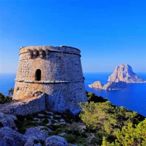 Hiking Ibiza | WOLO Travel