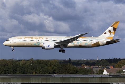 A Bln Etihad Airways Boeing Dreamliner Photo By Kris Van