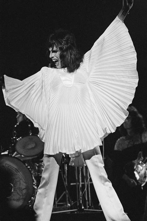 Freddie Mercurys Most Iconic Moments In Photos Queen Freddie Mercury