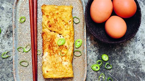 La recette du tamago yaki ou l omelette à la japonaise Vogue France