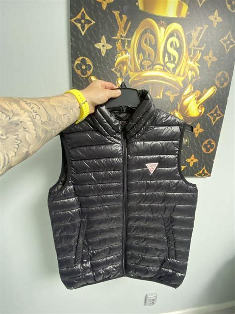 Жилетка guess logo qualited — ціна 2500 грн у каталозі Жилетки Купити ...