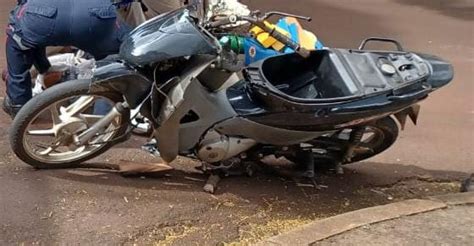 Colis O Entre Moto E Caminh O Deixa M E E Filha Feridas Em Maring