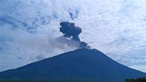 Aktivitas Gunung Ile Lewotolok Meningkat Tercatat Kali Erupsi