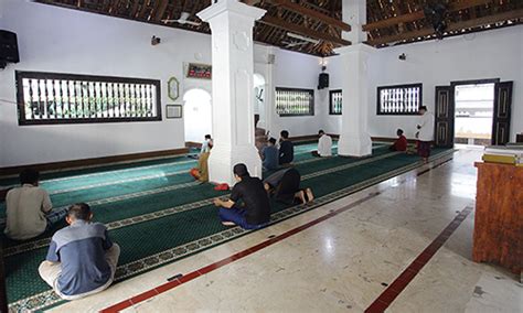 CARITAU Masjid Jami Angke Simbol Persatuan Antaretnis