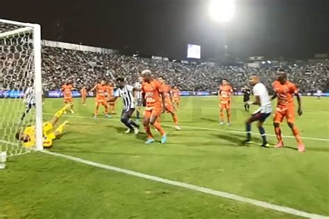 Arley Rodríguez Casi Marca Un Golazo De Taco En El Alianza Vs César