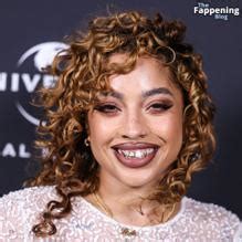 Kiana Lede Sexy Flashes Her Hot Tits At Universal Music Group 2023 65th GRAMMY Awards After