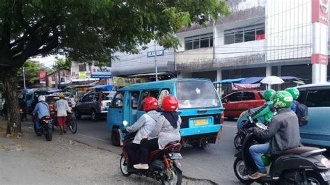 Traffic Update Siang Ini Macet Panjang Di Sekitar Pasar Pabaeng