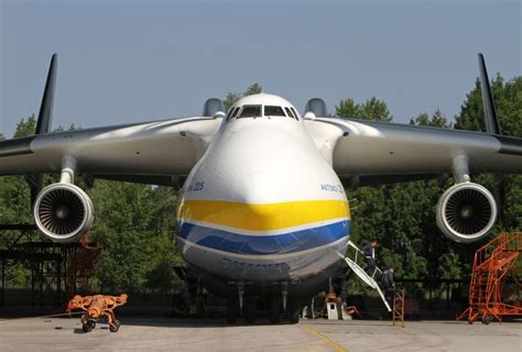 Antonov An 225 największy samolot transportowy świata ZDJĘCIA