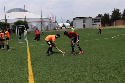 Practica Hockey Sobre Pasto En Toluca