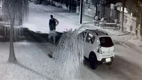 VÍdeo Personal Espanca Morador De Rua Após Flagrá Lo Tendo Relações