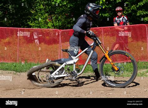 Collapse Finish Line Hi Res Stock Photography And Images Alamy