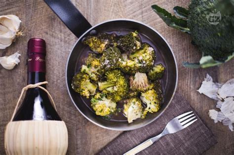 Ricetta Broccoli Affogati La Ricetta Di Giallozafferano