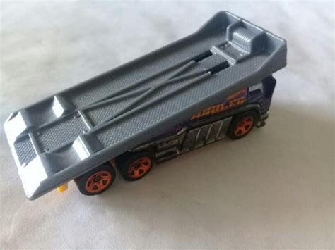 Hot Wheels Back Slider Camión Transporta Autos Morado MercadoLibre