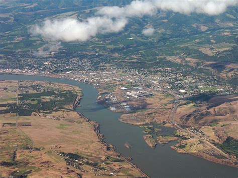 The Dalles Funeral Homes, funeral services & flowers in Oregon