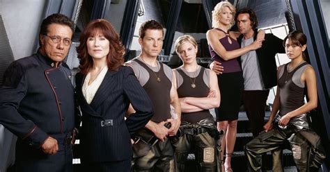 'Battlestar Galactica' 2019 reboot isn't worth the fraking risk. Or is it?