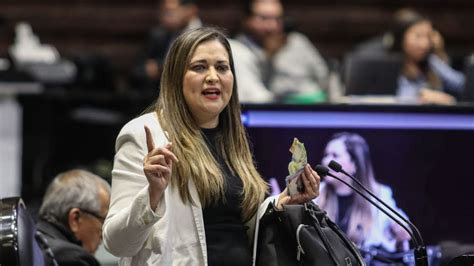 Senadora Cynthia L Pez Castro Renuncia Al Pri Evita Responder Si Se