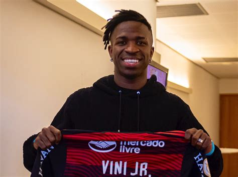 Vin Cius Junior Surprend Le Joueur A T Il Quitt Le Real Madrid Pour