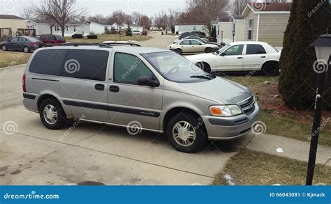 2000 Chevy Venture Editorial Photo Image Of Minivan 66043081