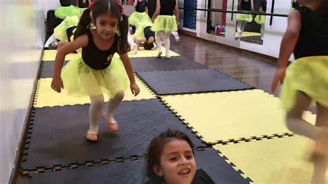 clase de Danza creativa para niñas de 2 a 6 años YouTube