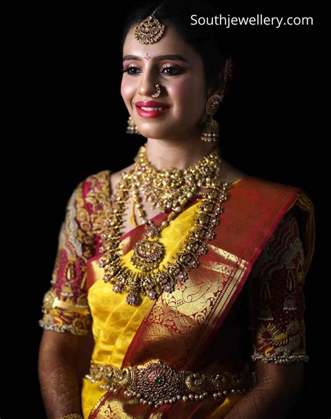 Bride in antique gold jewellery - Indian Jewellery Designs