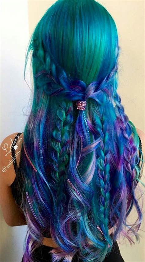 Picture Of green hair with purple and blue locks