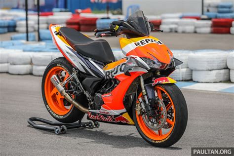 Meet The Honda Rs R That Dreamt Big And Became An Rc V Visordown