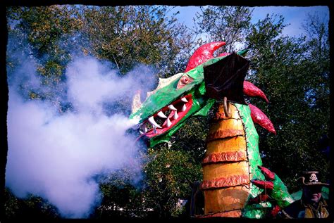 Mardi Gras Parade Pensacola 2007 Dragon Float Breathing Flickr