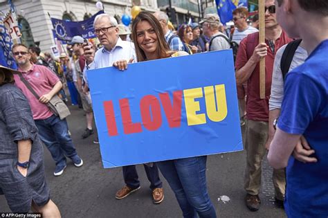 100 000 March In London To Demand A Second Eu Referendum Daily Mail