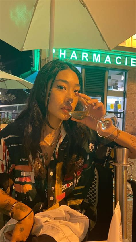 Peggy Gou Wallpaper Aesthetic Ideias De Fotos Looks Poses Fotogr Ficas