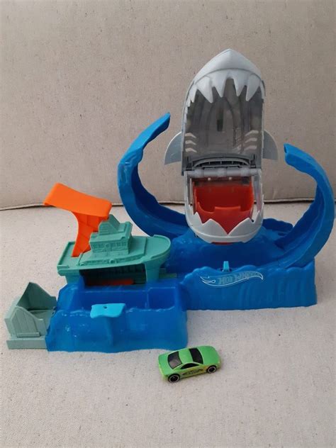 Pista Hot Wheels Tubarão Brinquedo Hot Wheels Usado 64162289 enjoei