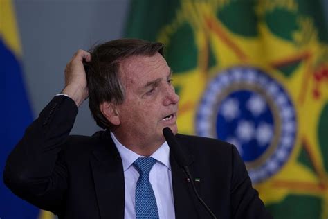 Bolsonaro Vivi Tenso Momento En Estadio De Brasil Le Negaron El