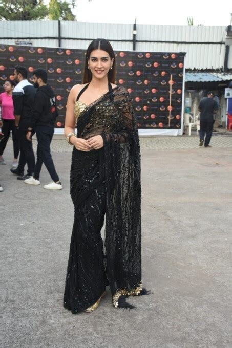 Actress Kriti Sanon Looks Gorgeous In This Black Net Saree Photos Hd