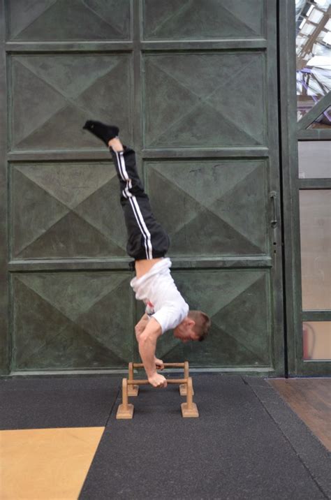 Handstand Push Ups - Skill