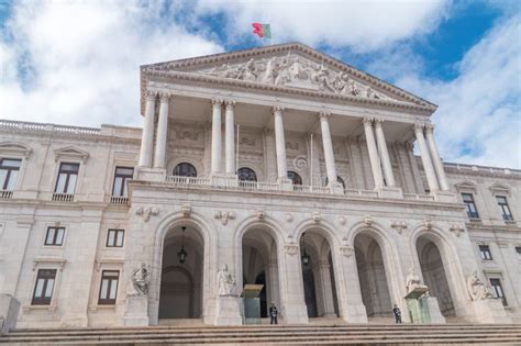 La Facciata Principale Del Palazzo Sao Bento In Portuguese Palacio De