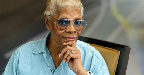 Dionne Warwick, star of a new documentary, keeps smiling | The Seattle ...