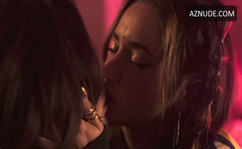 Maria Pedraza Asia Ortega Lesbian Scene In Urban Life Is Ours Aznude