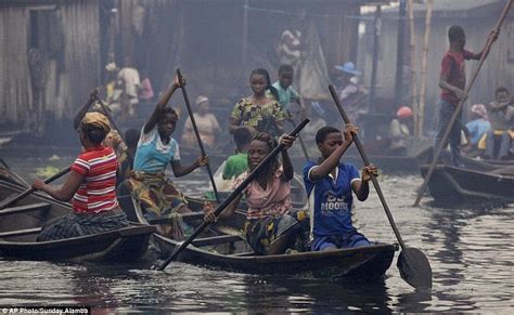 Makoko, a Floating Slum in Nigeria | Amusing Planet