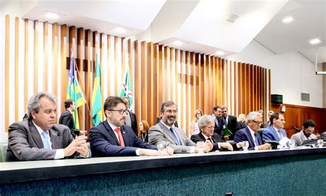 Ernesto Roller Participa De Sessão Solene Que Marca Início Dos