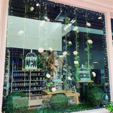 48 Creative Spring Window Display Ideas Designs Spring Window Display