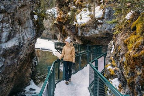 How To Visit Johnston Canyon Banff In Winter