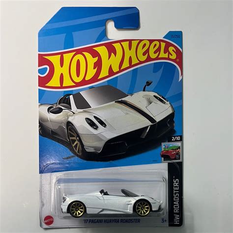 Hot Wheels ‘17 Pagani Huayra Roadster White Flipn Diecast