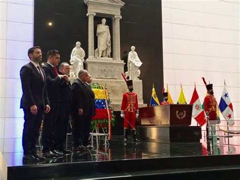 Defensor Público General Participó En La Colocación De La Ofrenda