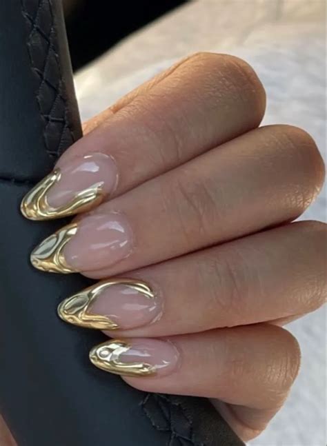 Here Are The Coolest Fall Nail Trends To Obsess Over In