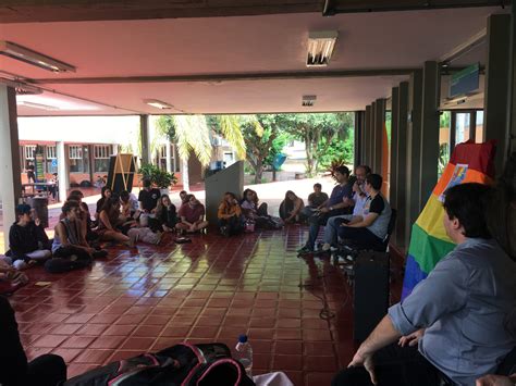 Roda De Conversa Sobre LGBTQIA Fobia E Autocuidado Para A Comunidade