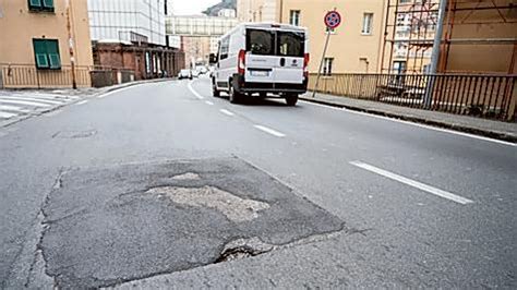 La Mappa Delle Strade Pi Pericolose Di Genova Buche E Rattoppi Il