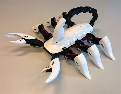 A Frightening Six-Legged Scorpion Robot That Can 'Stab' Victims With ...